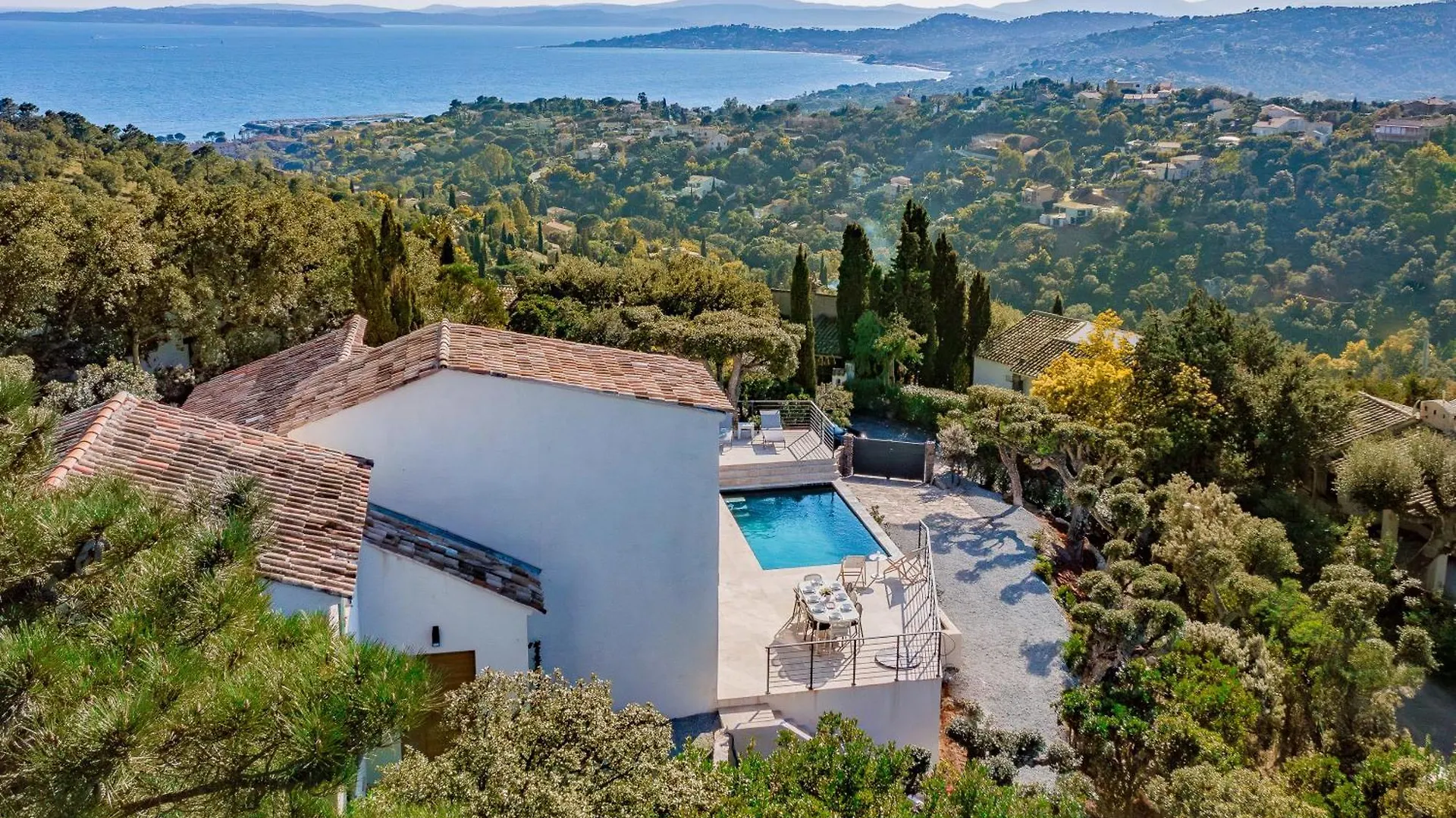Magnifique Villa Piscine Chauffee, Climatisee, Vue Mer Sur レ・ズィサンブル 0*,  フランス